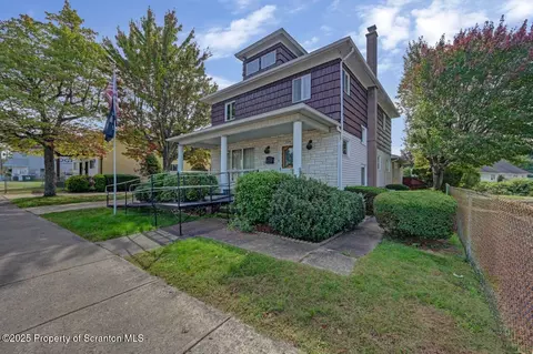 624 Main St, Moosic, PA 18507