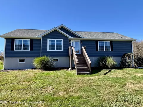 11 Brannigan Rd, Pleasant Mount, PA 18453