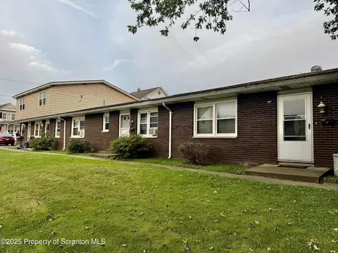 612 Oak St, Old Forge, PA 18518