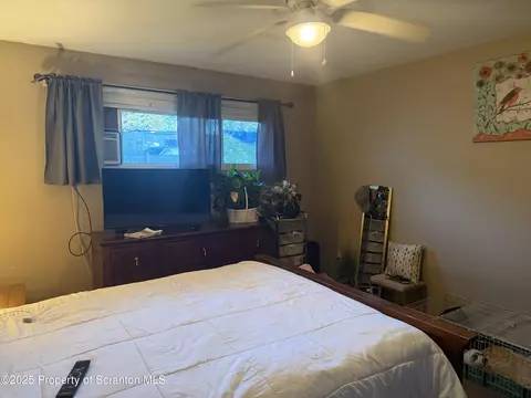 Bedroom - 612 Oak St, Old Forge, PA 18518 photo 2 of 3