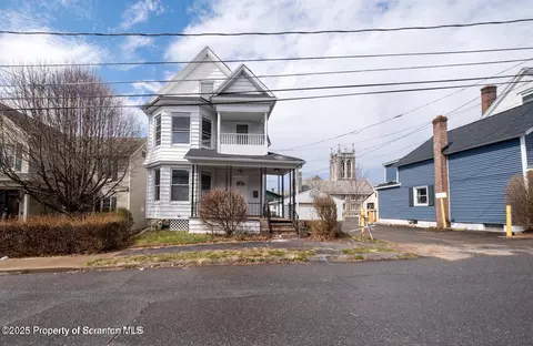 83 Wyoming St, Carbondale, PA 18407