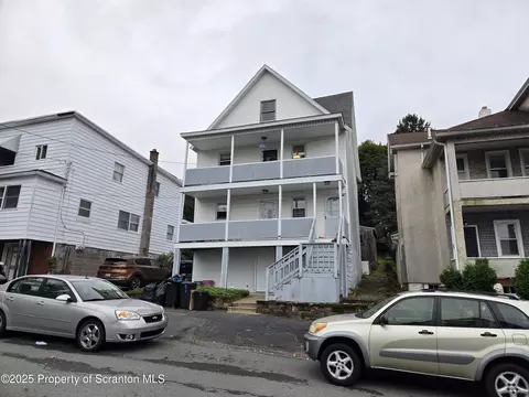 322 Oak St, Dunmore, PA 18512