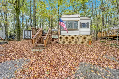123 Porcupine Pl, Covington Twp, PA 18424