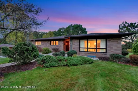 446 Kennedy Dr, Archbald, PA 18403