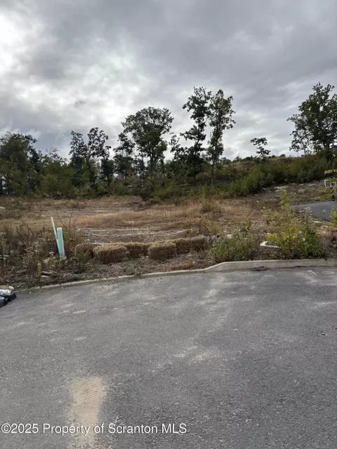 lot Apt 6 Railroad St, Moosic, PA 18507