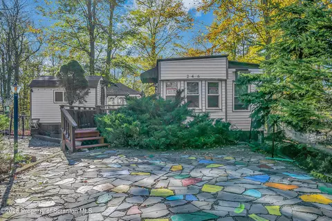 246 Otter Ct, Covington Twp, PA 18424