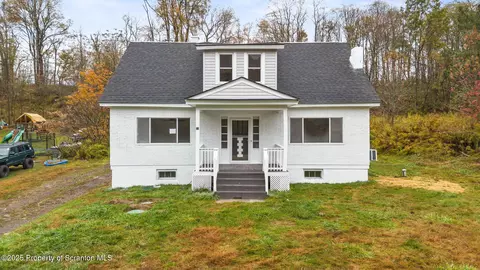 75 Hamlin Hwy, Moscow, PA 18444