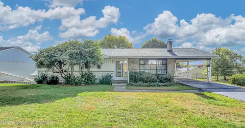 452 3rd Street St, Blakely, PA 18447