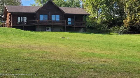 24 Benson Hollow Ln, Tunkhannock, PA 18657
