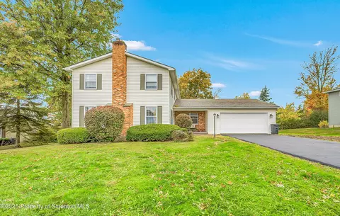 1002 Pheasant Run Rd, South Abington, PA 18411