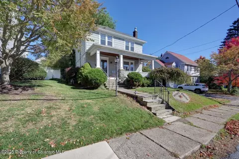 120 Glenburn Rd, Clarks Green, PA 18411