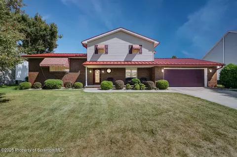 1317 Crestwood Dr, Archbald, PA 18403