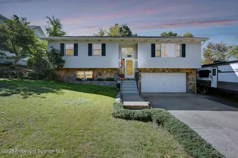 1332 Elm St, Scranton, PA 18505