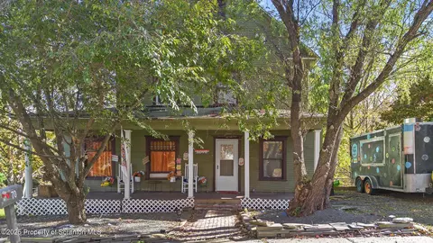 70 State St, Nicholson, PA 18446