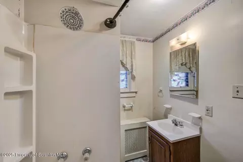 637 Brook St, Scranton, PA 18505 photo 41