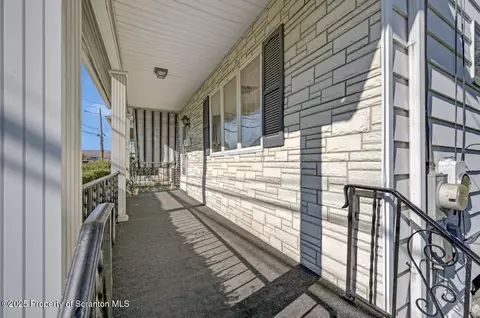 637 Brook St, Scranton, PA 18505 photo 6