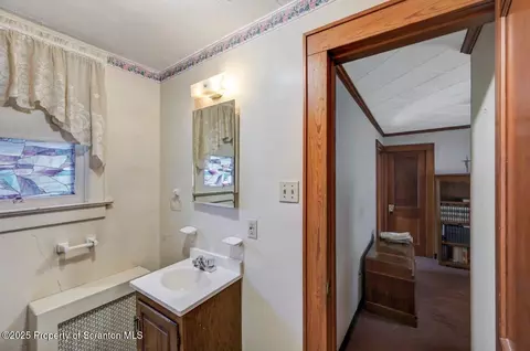 637 Brook St, Scranton, PA 18505 photo 40