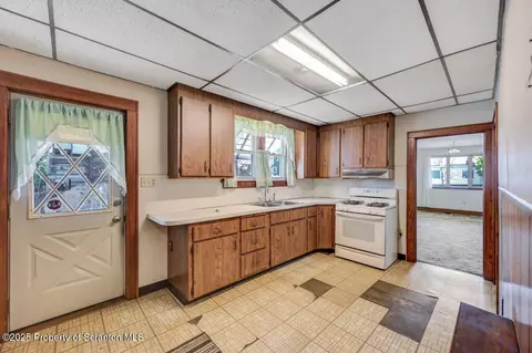 637 Brook St, Scranton, PA 18505 photo 13