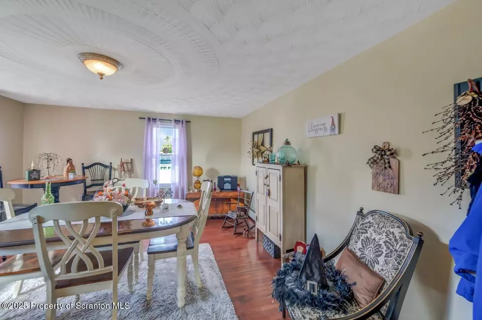 Dining - 224 Brook St, Peckville, PA 18452 photo 2 of 3