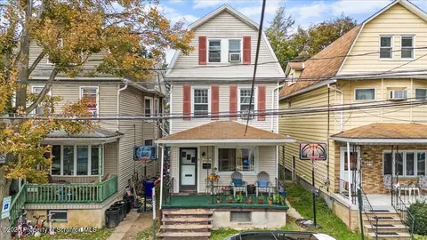 11 Sterling Ave, Wilkes-barre, PA 18702