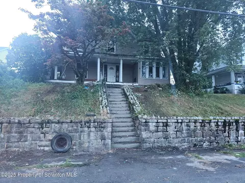 507 Delaware St, Forest City, PA 18421