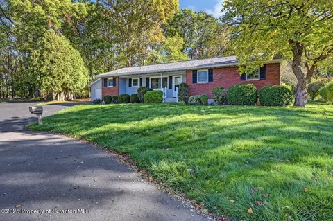 2 Crestmont Pl, South Abington, PA 18411
