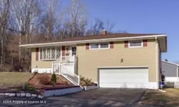 40 E Sycamore Dr, Swoyersville, PA 18704