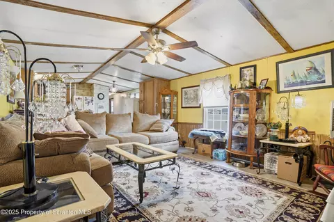 320 3rd Street Moosic Hts, Avoca, PA 18641 photo 6