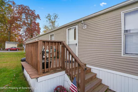 320 3rd Street Moosic Hts, Avoca, PA 18641 photo 22