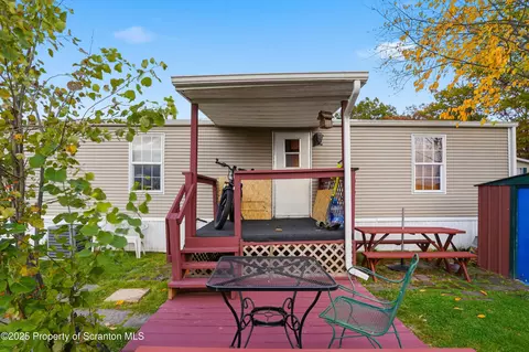 320 3rd Street Moosic Hts, Avoca, PA 18641