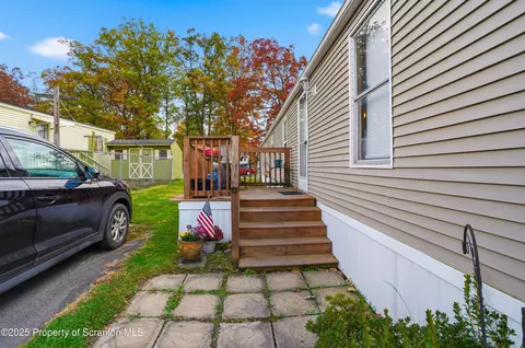 320 3rd Street Moosic Hts, Avoca, PA 18641 photo 23