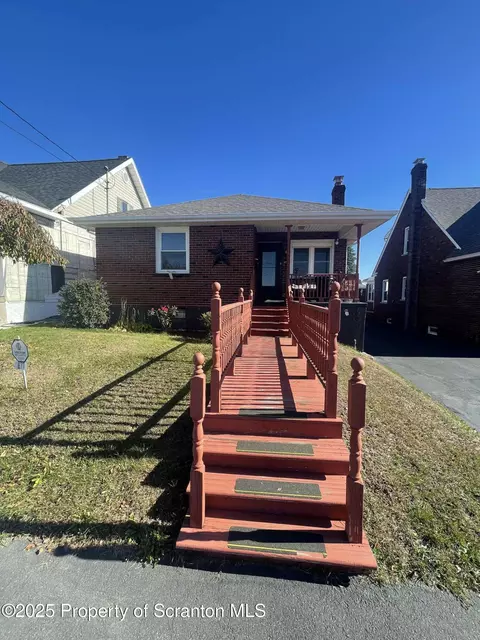 677 Harrison St, Hazleton, PA 18201