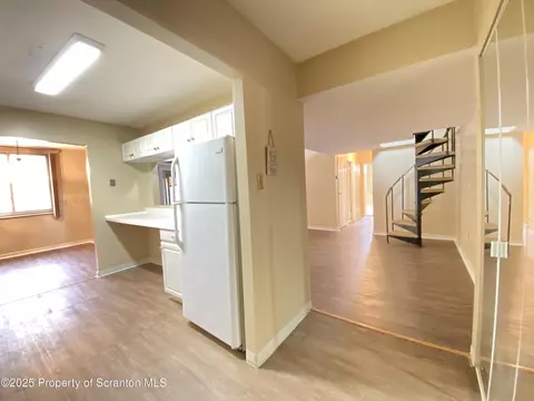 Entry Way - 1309 Summit Pointe, Scranton, PA 18508 photo 3 of 5