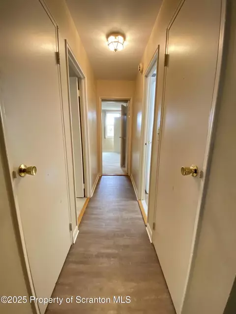 Entry Way - 1309 Summit Pointe, Scranton, PA 18508 photo 4 of 5