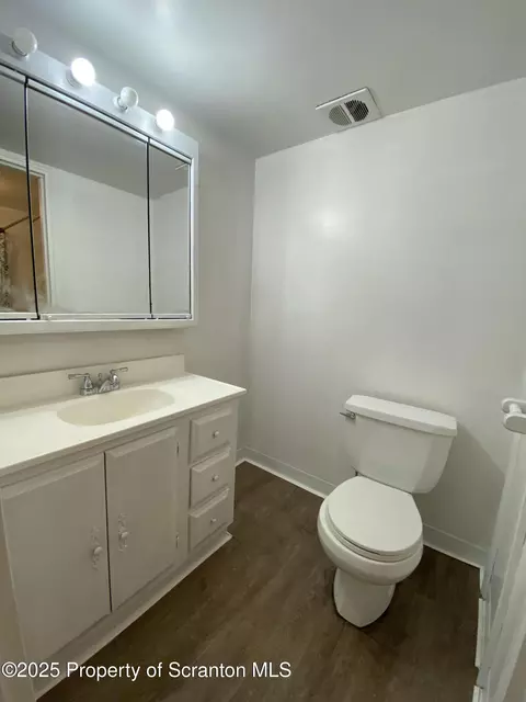 Bath - 1309 Summit Pointe, Scranton, PA 18508 photo 5 of 5