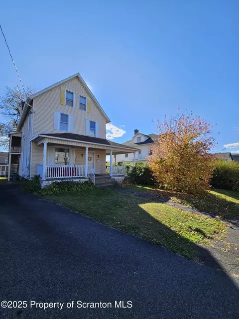 314 E Drinker St, Dunmore, PA 18512
