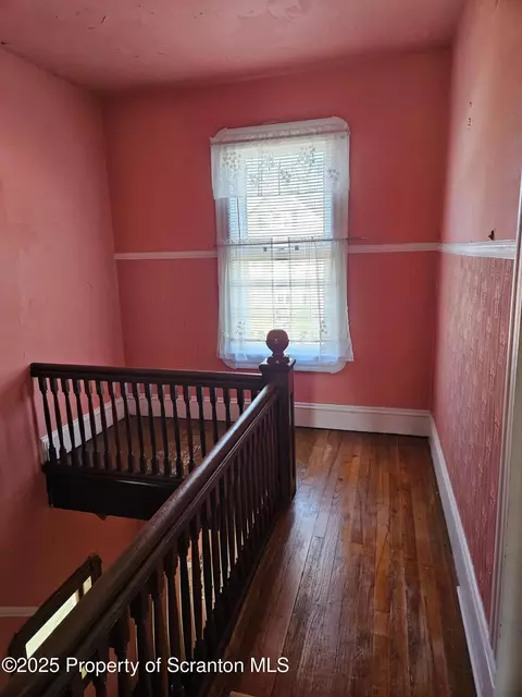 Entry Way - 314 E Drinker St, Dunmore, PA 18512 photo 3 of 3
