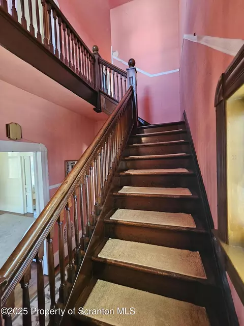 Entry Way - 314 E Drinker St, Dunmore, PA 18512 photo 2 of 3