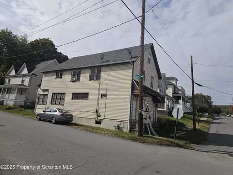 401 Putnam St, Scranton, PA 18508 photo 3