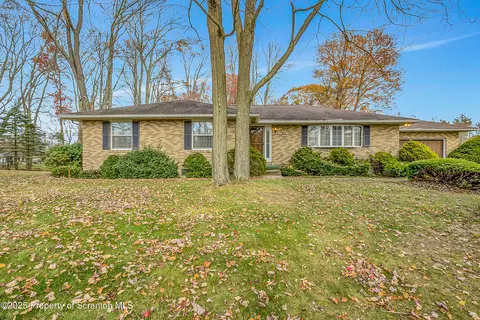 202 Relda Rd, Roaring Brook Twp, PA 18444