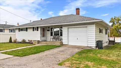 305 Reeves St, Dunmore, PA 18512