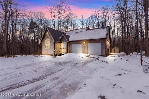 1103 Apache Trl, Gouldsboro, PA 18424