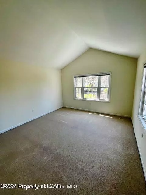 601 Thackeray Cl, Moosic, PA 18507 photo 26