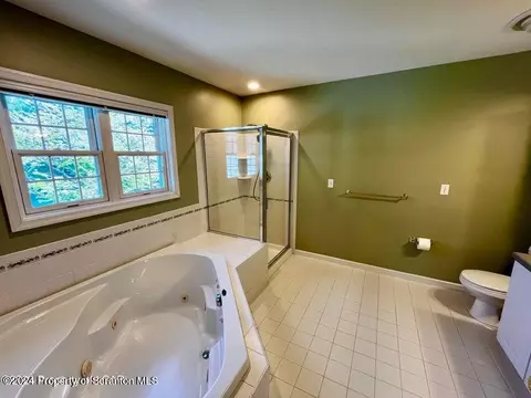 601 Thackeray Cl, Moosic, PA 18507 photo 20