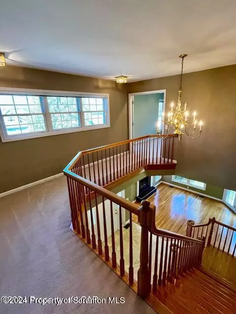 601 Thackeray Cl, Moosic, PA 18507 photo 16