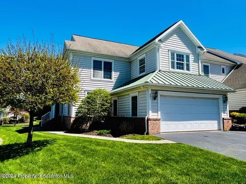 601 Thackeray Cl, Moosic, PA 18507 photo 3