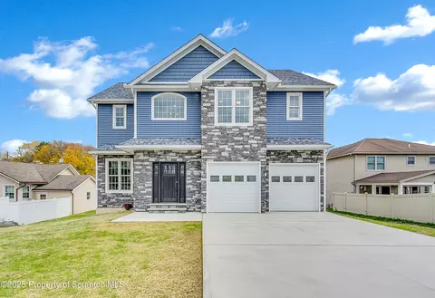 11 Riverview Dr, Jessup, PA 18434