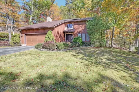 607 Skyline, South Abington, PA 18411