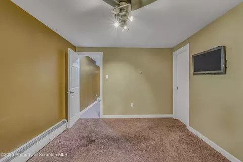 902 Johns Dr, Moosic, PA 18507 photo 40