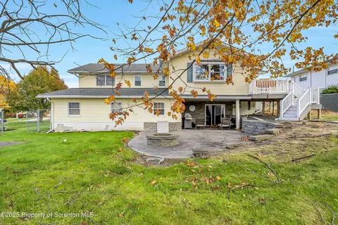 902 Johns Dr, Moosic, PA 18507 photo 8